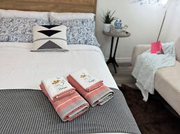Sunrise BnB with Free Parking