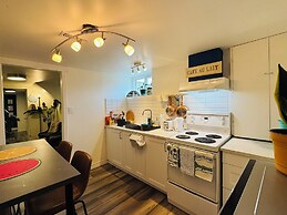 Sunrise BnB with Free Parking