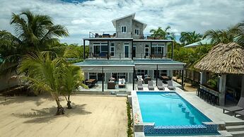 Conmigos 6 Bedroom Beachfront Villa