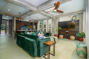 Conmigos 3 Bedroom Condo - Unit 2