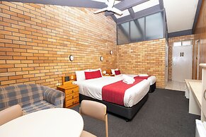 All Travellers Motor inn
