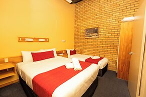 All Travellers Motor inn