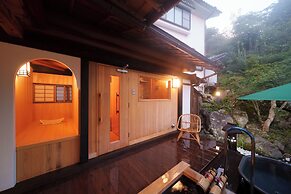 Yufuin Geihinkan Torigoebettei
