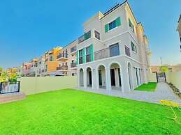 Venduras - Spacious 4BR Villa in La Mer