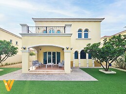 Venduras - Spacious 4BR Villa in La Mer