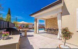 Holiday House Villa Andro
