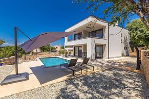 Villa DEI Tramonti With Private Pool