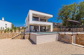 Villa DEI Tramonti With Private Pool