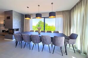 Villa Astrum With Heated Pool Jacuzzi and Sauna