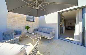Villa Astrum With Heated Pool Jacuzzi and Sauna
