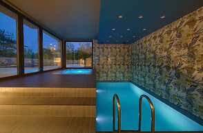 Villa Astrum With Heated Pool Jacuzzi and Sauna