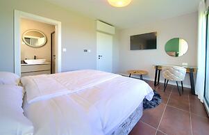 Villa Astrum With Heated Pool Jacuzzi and Sauna