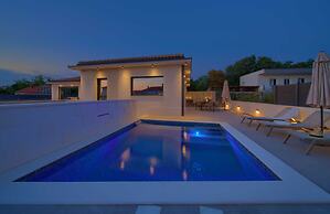 Villa Quarnaro With Heated Pool