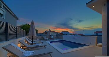 Villa Quarnaro With Heated Pool