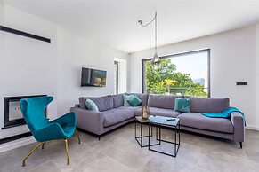 Villa Verena With Heated Pool