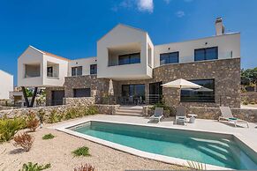 Villa Verena With Heated Pool