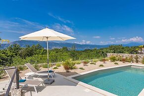 Villa Verena With Heated Pool