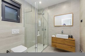 Villa Verena With Heated Pool