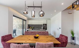 Villa Verena With Heated Pool