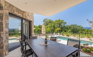 Villa Verena With Heated Pool