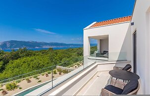 Villa Verena With Heated Pool