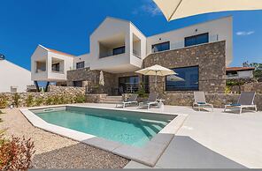 Villa Verena With Heated Pool