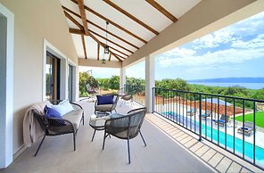 Villa Magnifica in Pinezici