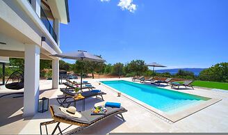 Villa Magnifica in Pinezici
