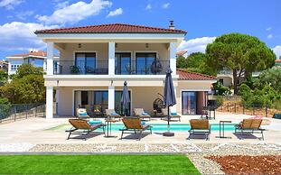 Villa Magnifica in Pinezici
