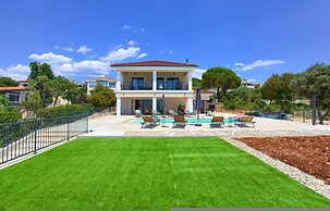 Villa Magnifica in Pinezici