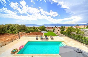 Villa Magnifica in Pinezici