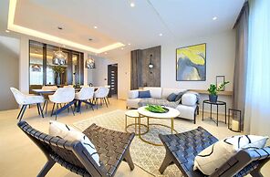 Villa Lady With Heated Pool Jacuzzi and Sauna