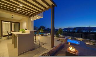 Villa Lady With Heated Pool Jacuzzi and Sauna