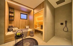 Villa Lady With Heated Pool Jacuzzi and Sauna