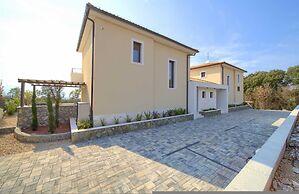 Villa Lord With Heated Pool Jacuzzi and Sauna