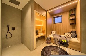 Villa Lord With Heated Pool Jacuzzi and Sauna