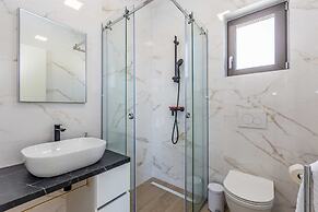 Villa Vista With Private Pool and Sauna