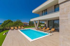 Villa Vista With Private Pool and Sauna