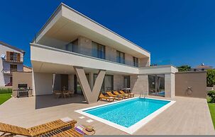 Villa Vista With Private Pool and Sauna