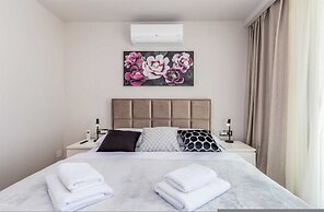 Villa Vista With Private Pool and Sauna
