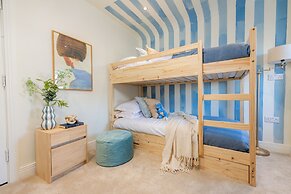 Coastal Location - Sleeps 6 & Pet Friendly