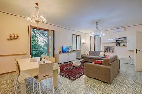 Villa Alberti 900m From Garda Lake