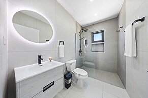 Brand NEW Villa Central Location Private Pool