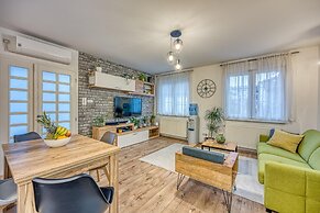 Modern Apartment With Bikes and PS4