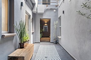 Universidad by Homirent