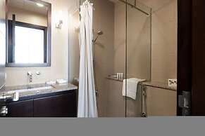2 BD Tiara Palm Views Beach Pool Amazing Views