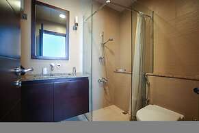 2 BD Tiara Palm Views Beach Pool Amazing Views
