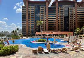2 BD Tiara Palm Views Beach Pool Amazing Views