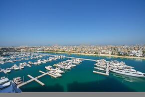 2 BD Tiara Palm Views Beach Pool Amazing Views