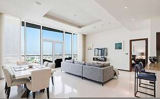 2 BD Tiara Palm Views Beach Pool Amazing Views